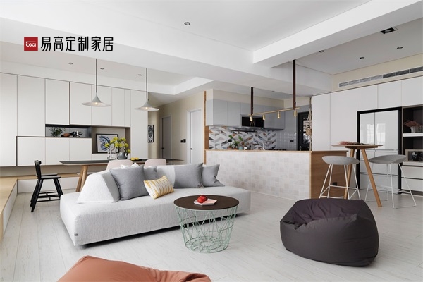 全屋定制和成品家具哪個(gè)好？